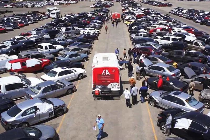 se puede sacar placas a un carro salvage